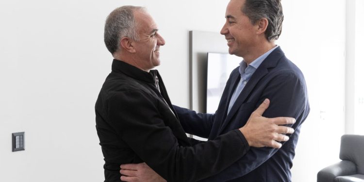 El ministro Manuel Calvo recibió al intendente de Las Varillas