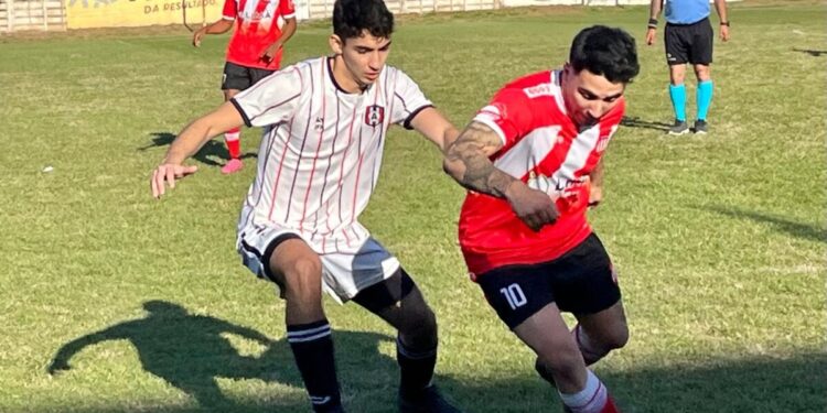 Fútbol regional: primera victoria de Mitre y empates de Huracán y Almafuerte