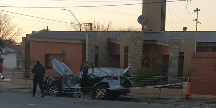 Un muerto y heridos en un choque de gran magnitud en La Playosa. Escuchá al jefe de Bomberos de la localidad