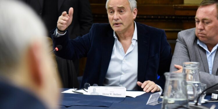 Héctor Baldassi es partidario de una ley para garantizar las Sociedades Anónimas Deportivas