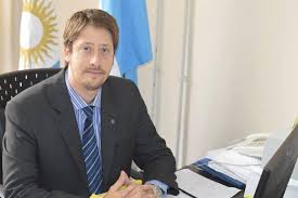 El secretario de la Gobernación adjudicó  a “sectores extremos”  la situación que amenaza con no reiniciar las clases