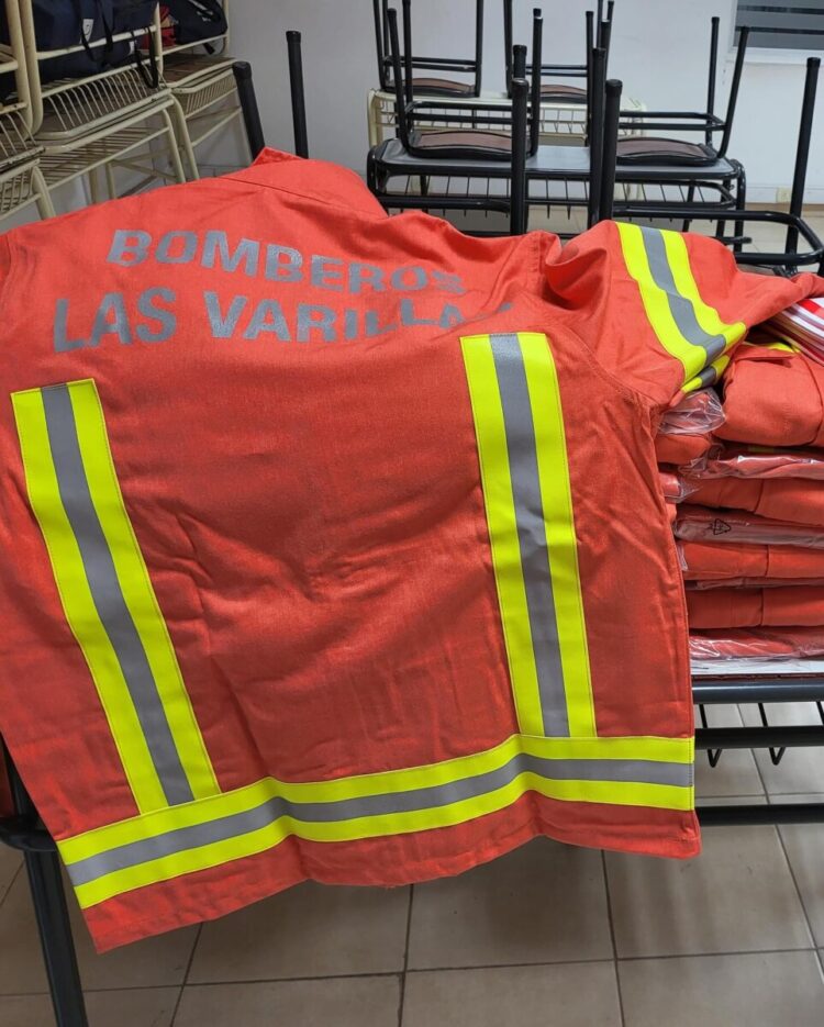 Bomberos compraron 16 trajes para incendios forestales