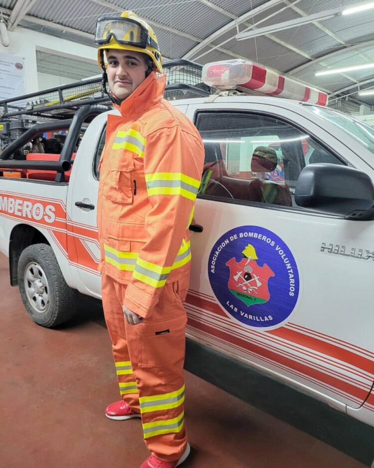 Bomberos compraron 16 trajes para incendios forestales