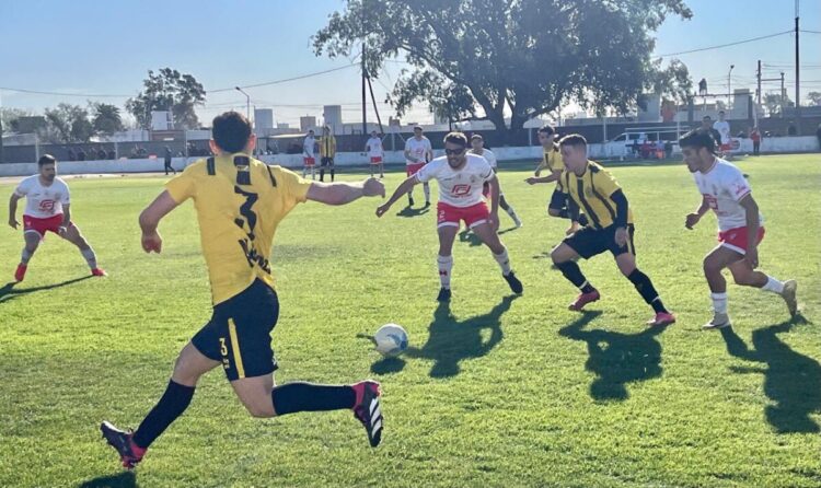 Fútbol regional, séptima fecha: victoria de Almafuerte en Las Varas y empate de Huracán en nuestra ciudad.