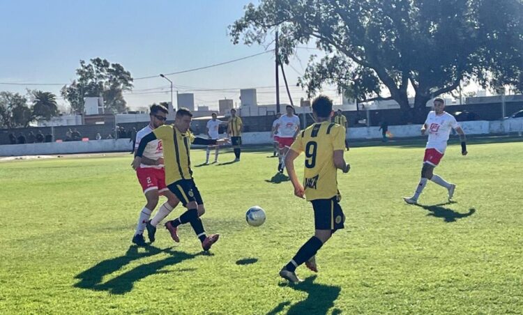 Fútbol regional, séptima fecha: victoria de Almafuerte en Las Varas y empate de Huracán en nuestra ciudad.
