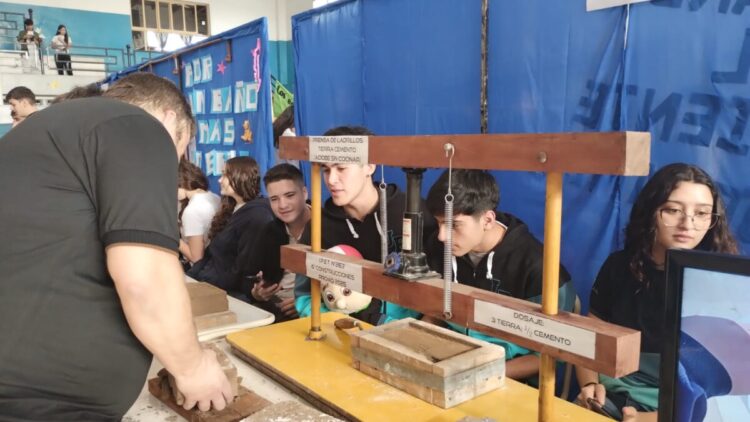 Feria de Ciencias en colegios varillenses