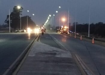 Anticipo: motociclista murió en un accidente en el ingreso a Las Varillas