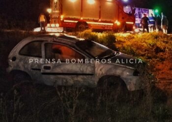 Alicia: vuelco de un vehículo sobre Ruta 13