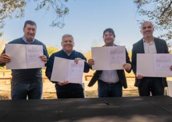 Las Varillas firmó convenios de vinculación con los municipios de Miramar, Arroyito y Sacanta