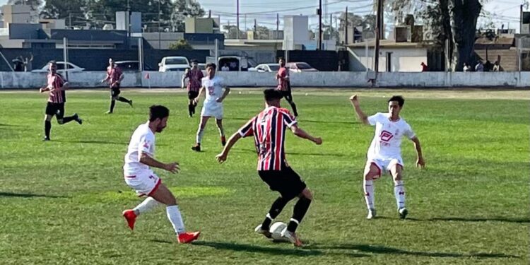 Huracán se quedó con el clásico varillense