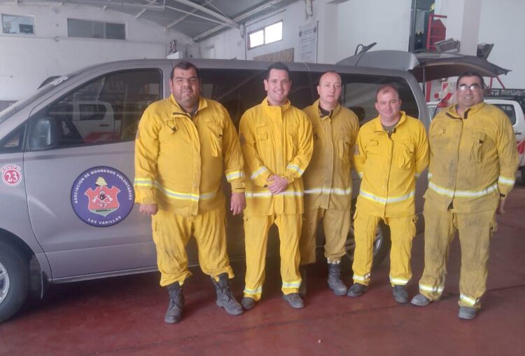 Incendios en las sierras: una tercera dotación de la ciudad trabaja en el lugar