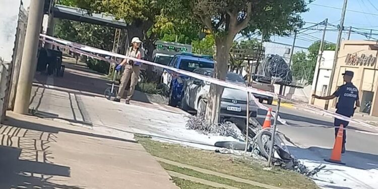 Un motociclista resultó gravemente herido luego de perder el control de su rodado