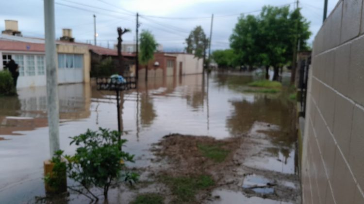 Postales de Las Varillas bajo el agua: 130 milímetros caídos complicaron a la ciudad