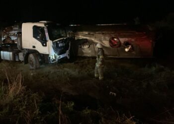 Vuelco de camión en Ruta 158
