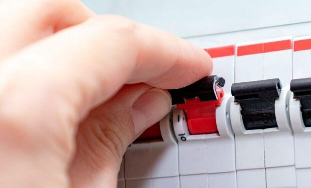 Un corte de luz ocasionado por una persona pudo haber sido fatal para una mujer