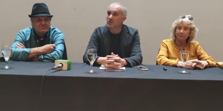 La firma Remates Rurales entregó las donaciones a instituciones del medio