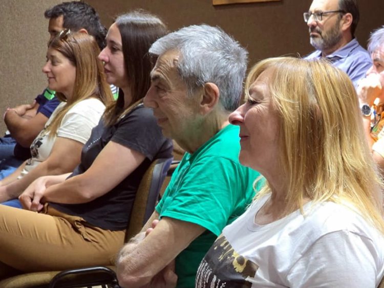 El periodista José Ricardo Mana obtuvo su jubilación y fue homenajeado