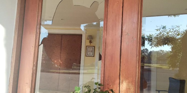 Vandalizaron el Cine Teatro Colón