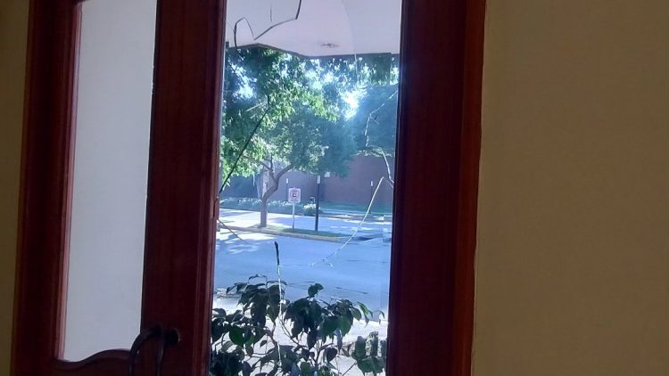 Vandalizaron el Cine Teatro Colón