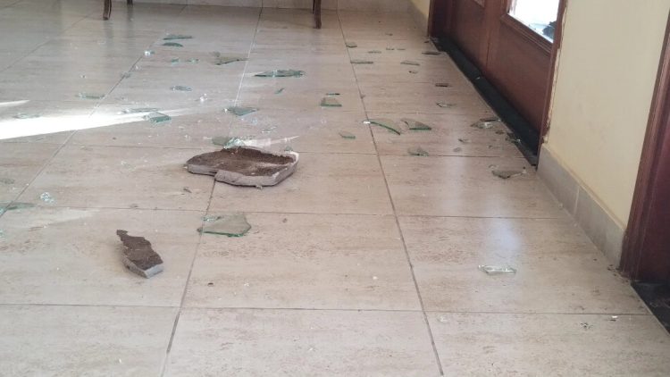 Vandalizaron el Cine Teatro Colón