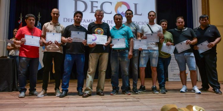 Se realizó el acto de cierre de año del Decol