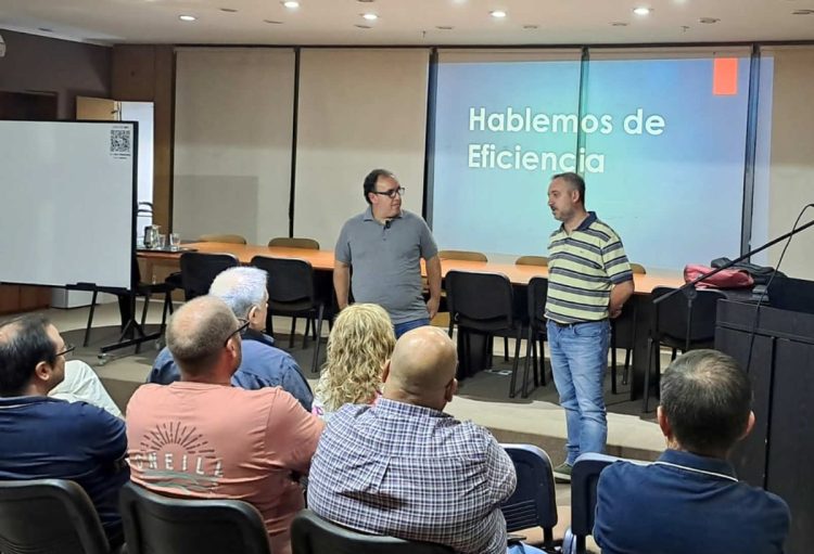 Especialistas brindaron charla sobre ahorro energético