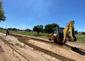 El Municipio inició las obras de pavimentación y cordón cuneta sobre calle Avellaneda