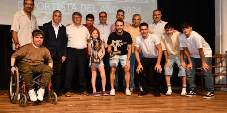 El basquet del Almafuerte fue reconocido como deportistas del año