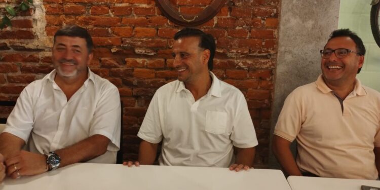Diego Mestre se diferenció de las políticas de Milei