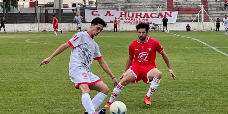 Futbol Mayor: triplete de victorias varillenses y con mitre como único líder