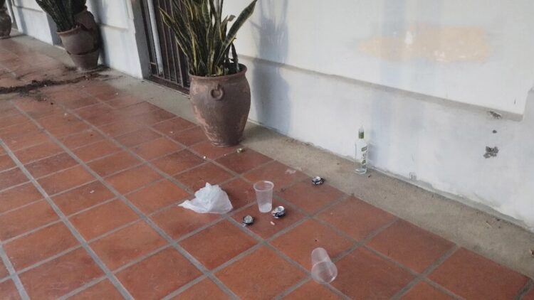 Vandalizaron algunos objetos del edificio del Registro Civil