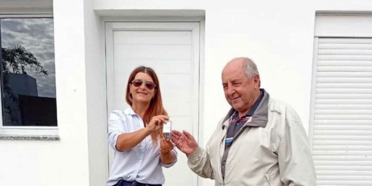La cooperativa entregó una nueva vivienda