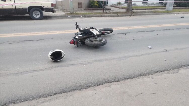 Accidente de tránsito con víctima fatal en la intersección de Mitre y Catamarca