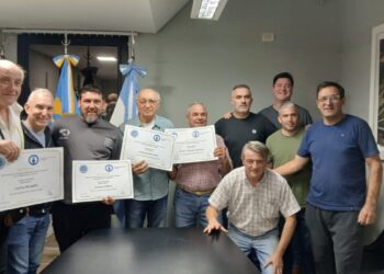 El Círculo de Periodistas Varillense, Dante Panzeri entregó reconocimiento a deportistas