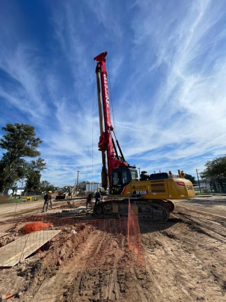 La Rectora de la UPC visitó la obra de construcción de la sede local