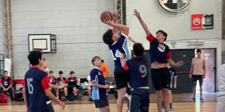 Básquet en Las Varillas Olímpica