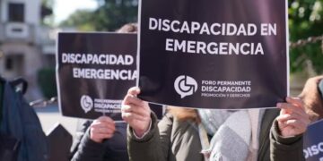 Paran profesionales que atienden a personas con discapacidad