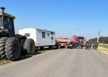 Accidente en la Ruta 3: dos heridos en el choque de un auto y un tractor con tanque cisterna