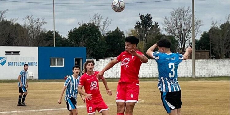 Futbol Mayor: el Globo le ganó el clásico al celeste y la Trico se afianza arriba