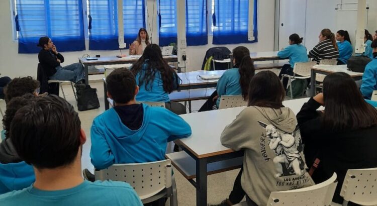 Jóvenes de Las Varillas en camino a obtener su primera licencia de conducir motos