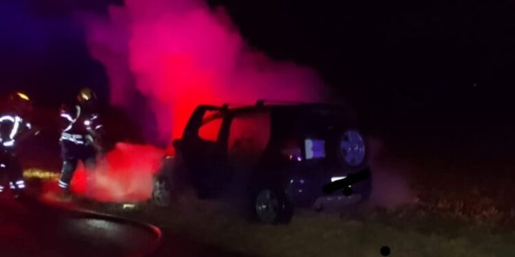 Incendio de vehículo camino a San Bartolomé