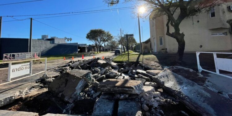 La municipalidad ejecuta un plan de bacheo en el Barrio Santa Inés