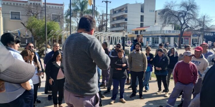 El Suoem rechazó las propuestas del ejecutivo y le presentó una oferta de incremento salarial