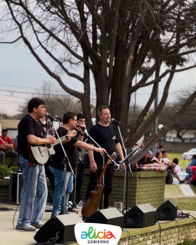 Fin de semana con gran convocatoria en la muestra de Alicia