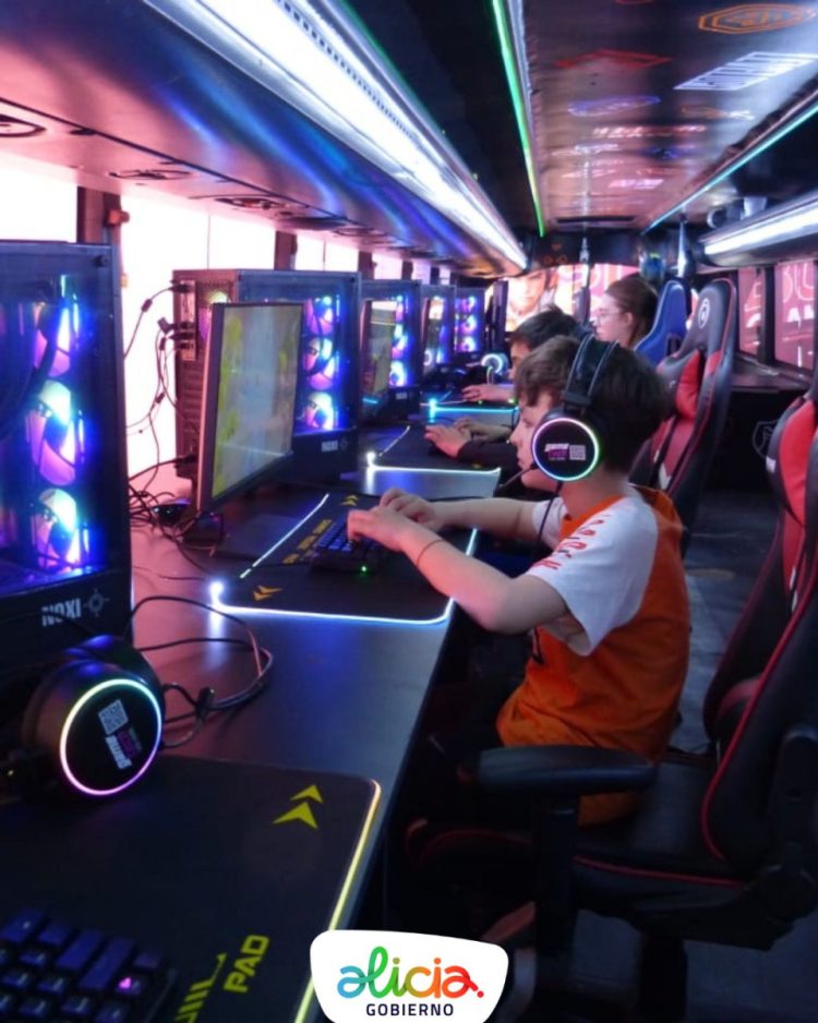 Fin de semana con gran convocatoria en la muestra de Alicia