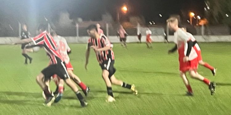 Fútbol Senior: empate superclásico en el Parque Álvarez Luque