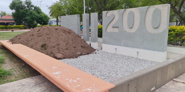 Municipio tapa las fuentes de la Plazoleta del Bicentenario