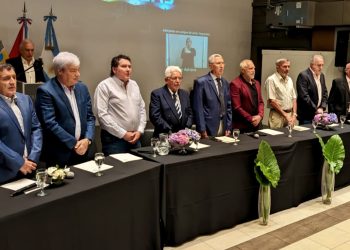 Reconocieron a convencionales constituyentes, quienes lamentaron falta de reglamentaciones de artículos de la C.O.M.