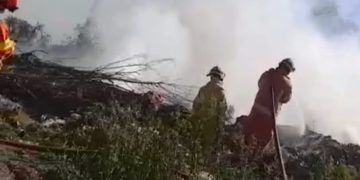 Fuego en los dos basurales: no descartan pedir ayuda a cuarteles de la región