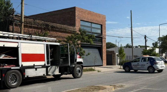 Un hombre resultó con quemaduras por un incendio en una habitación de su casa